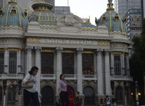 theatro-municipal-do-rio-exibe-frida-ate-o-dia-31