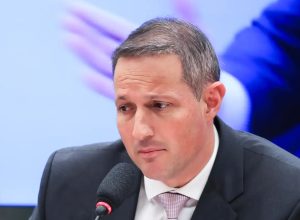 derrite-recua-apos-criticas-por-limitar-atuacao-da-policia-federal