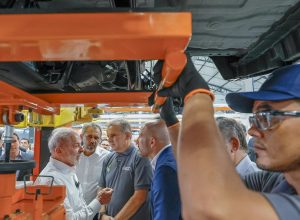 lula:-queda-da-pobreza-esta-ligada-a-menor-inflacao-e-maiores-salarios