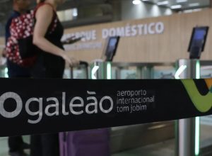 ventania-que-atingiu-sp-provocou-cancelamento-de-voos-no-rio