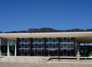 moraes-vota-para-tornar-reus-acusados-de-atentado-a-bomba-em-brasilia