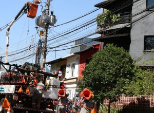 enel-diz-que-fornecimento-de-energia-deve-ser-normalizado-ate-amanha