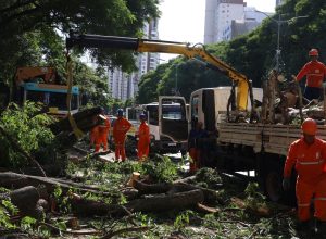 volta-a-subir-em-sao-paulo-o-numero-de-clientes-sem-energia