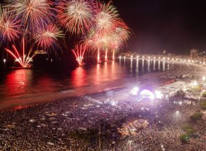 metro-inicia-venda-de-bilhete-para-reveillon-na-praia-de-copacabana