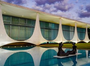 pf-acha-documentos-no-alvorada-e-pede-para-interrogar-bolsonaro