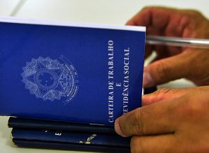 ampliacao-do-numero-de-carteiras-assinadas-e-sustentada,-diz-ibge