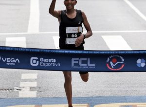 atleta-da-tanzania-vence-sao-silvestre-e-nubia-de-oliveira-chega-em-3o