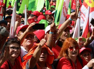 sindicatos-celebram-salario-minimo-e-defendem-melhoria-em-reajustes