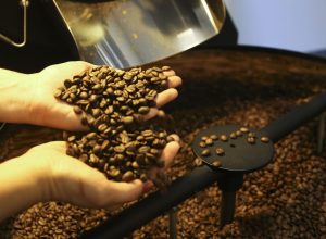 exportacao-de-cafe-do-brasil-cai-em-2025,-mas-bate-recorde-em-receita