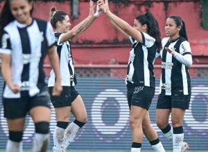 corinthians-e-arsenal-duelam-na-final-da-copa-das-campeas-da-fifa