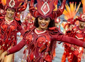 primeira-noite-de-desfile-das-escolas-de-sp-celebra-figuras-femininas