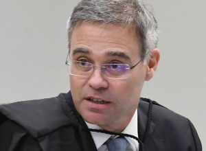 mendonca-diz-que-juiz-nao-e-estrela-e-deve-assumir-responsabilidades