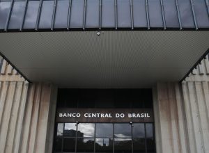 ata-do-copom:-bc-nao-indica-mais-cortes-na-taxa-de-juros