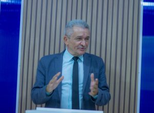 dr.-ezizio-defende-nova-postura-parlamentar:-“emenda-nao-e-favor”