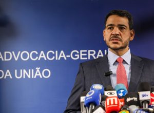 senador-apresenta-relatorio-favoravel-a-indicacao-de-messias-ao-stf