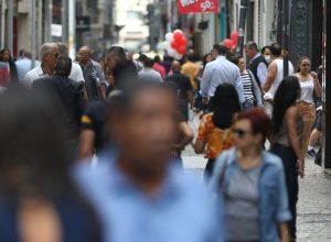 abono-salarial-comeca-a-ser-pago-para-nascidos-em-marco-e-abril