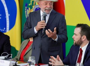 lula:-desenrola-brasil-ajudara-populacao-a-“tirar-corda-do-pescoco”