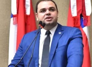 roberto-cidade-e-eleito-governador-do-amazonas-em-eleicao-indireta