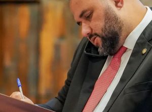 pf-encontra-mensagens-de-violencia-em-celular-de-deputado-preso-no-rj