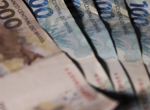 renda-media-das-familias-chega-a-r$-2.264-e-e-recorde-em-2025