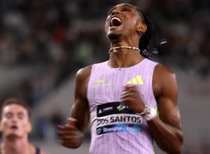 alison-dos-santos-abre-diamond-league-vencendo-recordista-mundial