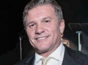 mendonca-vota-para-manter-prisao-de-pai-de-vorcaro;-gilmar-pede-vista