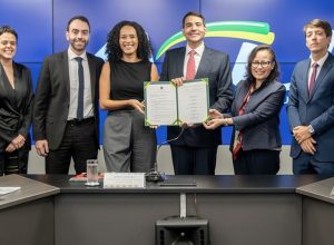 agu-garante-posse-de-servidora-exonerada-do-itamaraty-por-banca-racial
