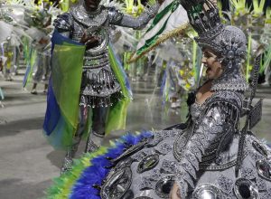 carnaval-do-rio:-segundo-dia-de-desfiles-da-serie-ouro-tem-8-escolas