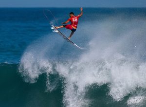 com-4-surfistas,-brasil-segue-na-briga-pela-etapa-de-saquarema