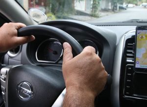 motoristas-de-app-tem-maior-risco-de-endividamento,-alerta-tst