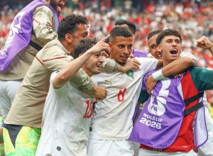 ounahi-brilha-com-dois-gols,-marrocos-bate-canada-e-vai-as-quartas