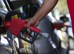 governo-adia-reuniao-que-pode-aumentar-etanol-na-gasolina-para-32%
