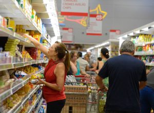 cesta-basica-fica-mais-cara-em-17-capitais-brasileiras-em-junho