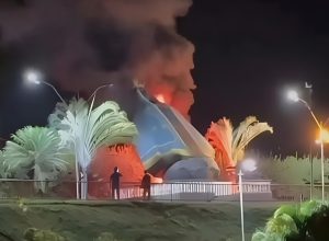 fogo-destroi-imagem-de-nossa-senhora-aparecida-em-neropolis