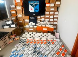 policia-apreende-em-goias-carga-de-eletronicos-avaliada-em-r$-5-milhoes
