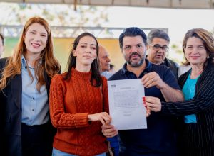 regularizacao-fundiaria-avanca-em-anapolis-com-entrega-de-400-escrituras