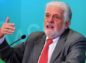 pf-intima-jaques-wagner-a-depor-sobre-investigacoes-do-banco-master