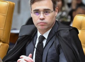 mendonca-autoriza-pf-a-investigar-repasses-para-filme-sobre-bolsonaro