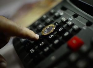 previa-da-inflacao-oficial-fica-em-0,06%-em-julho,-diz-ibge