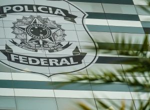 em-manifestacao-escrita,-flavio-bolsonaro-nega-ter-caluniado-lula