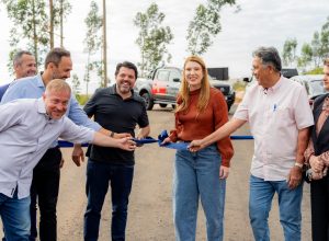gestao-entrega-acesso-entre-bairros-e-quadra-poliesportiva-em-escola-de-anapolis