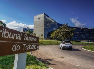 assedio-eleitoral-no-trabalho-e-crime;-saiba-como-identificar