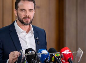 governo-ouvira-empresarios-para-decidir-se-aplicara-lei-contra-eua