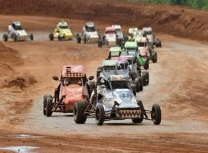 rio-verde-reune-mais-de-115-pilotos-em-disputa-nacional-de-autocross-e-kartcross