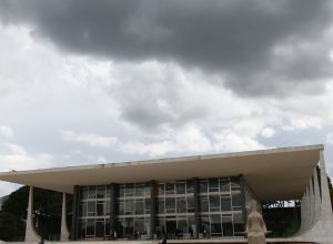 stf-retoma-julgamento-sobre-mandato-tampao-para-governo-do-rio