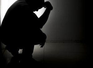 saude-mental:-afastamentos-dobram-em-dez-anos-e-chegam-a-440-mil