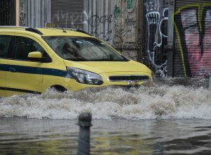 temporal-provoca-alagamentos-e-quedas-de-arvores-no-rio