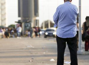 escape-de-urina-nao-deve-ser-normalizado-e-tem-tratamento,-alerta-sbu