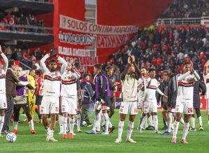 sem-chutar-a-gol-na-argentina,-flamengo-sobrevive-na-libertadores