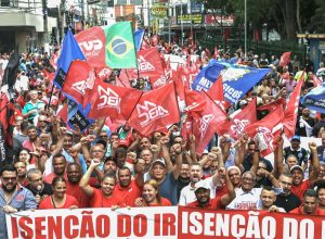 protesto-de-metalurgicos-defende-isencao-de-ir-e-reducao-de-jornada